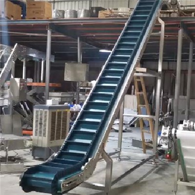 PVC high angle conveyor