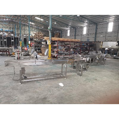 Bottle conveyor line 1