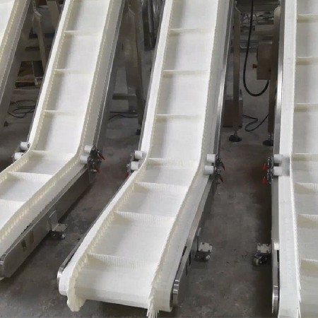 Single bend finished conveyor