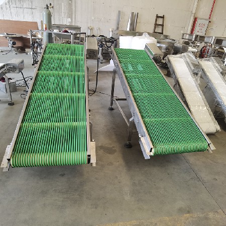 products conveyor