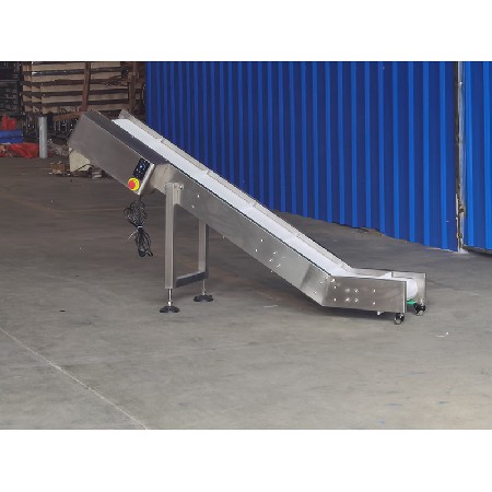 Single bend finished product conveyor