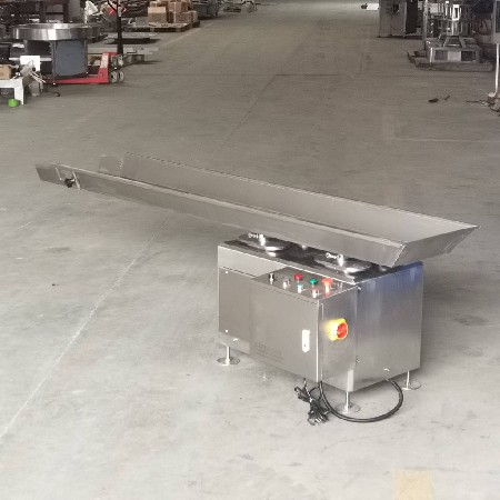 Quick retreat horizontal conveyor