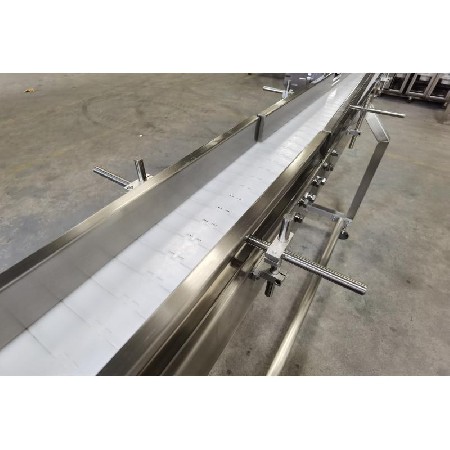 Bottle conveyor line 4