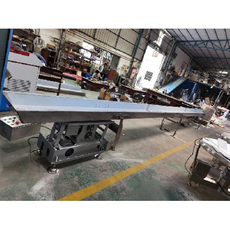 Fast reverse horizontal conveyor 1