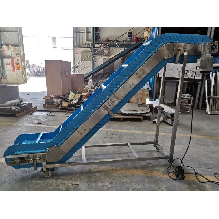 Chain plate inclined hoist 1